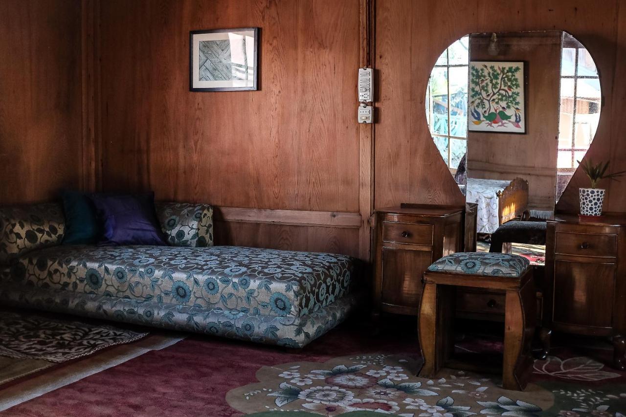 Omar Khayam HouseBoat Retreat Bed & Breakfast Srinagar  Luaran gambar